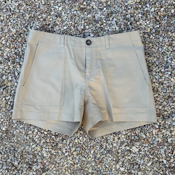 Nordstrom Pants - Nordstrom Signature chino shorts - size 6